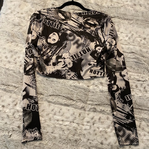 Lace up graphic long sleeve - Picture 3 of 3